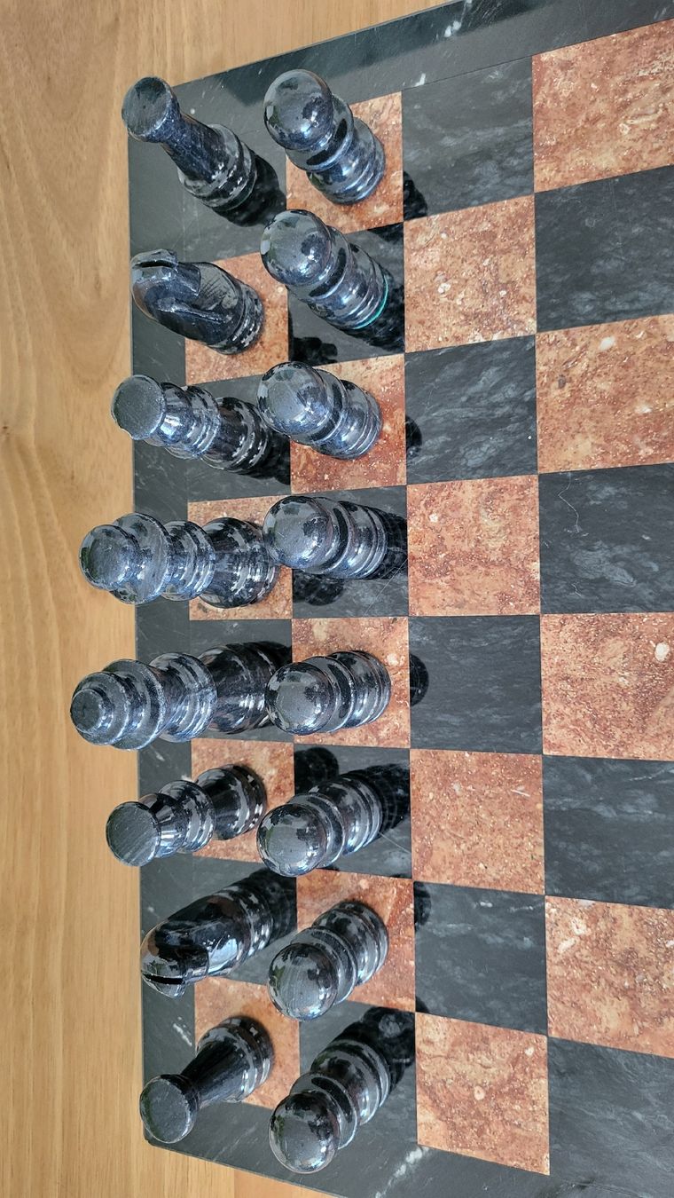 Jeux: Schachspiel aus echtem Marmor – D'occasion à Döttingen par Alis68 2