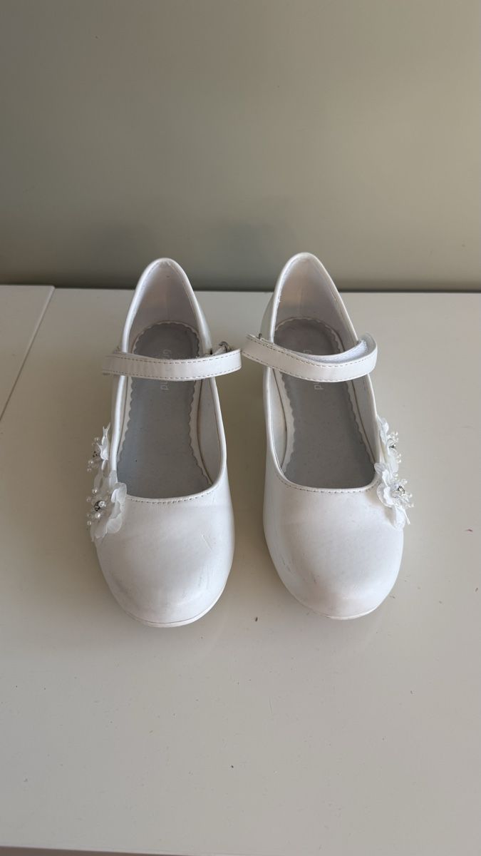 Scarpe per ragazze: Weiße Blumenmädchenschuhe, Größe 33 – Usato da Winterthur venduto da -BeHappy24- 1