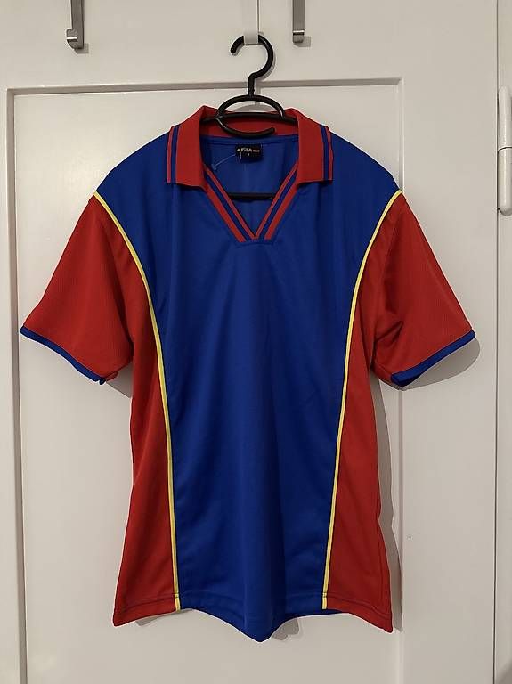 T-shirts: FC Basel Fan Tshirt – D'occasion à Basel par momo.st