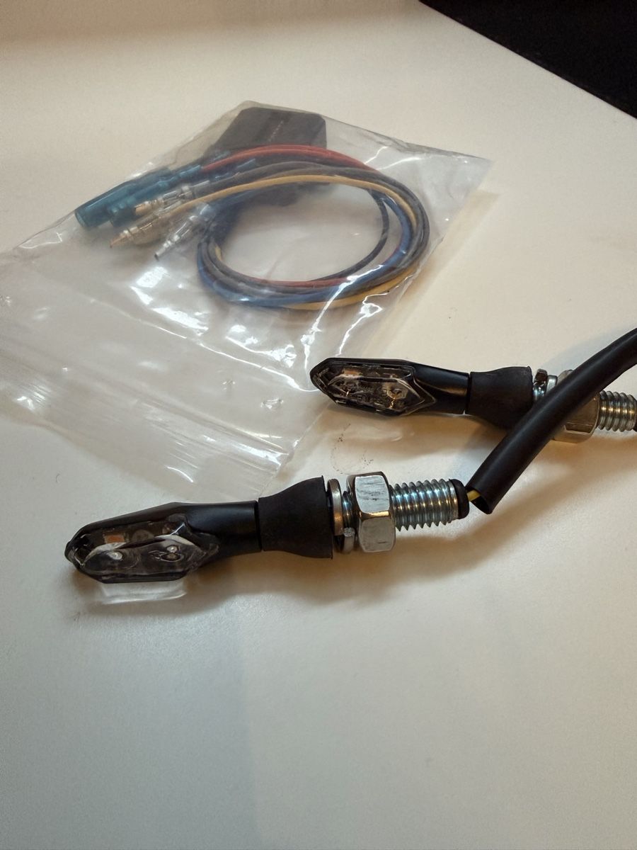 Tutti i ricambio per moto: Puing LED-Blinker – Nuovo (secondo la descrizione) da Grosshöchstetten venduto da Tobias.David