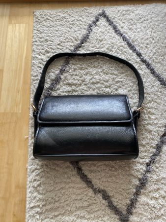 Elegante Handtasche in Schwarz - Perfekt für den Herbst!