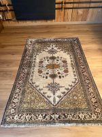 Orientalischer und Alter persischer seiden Teppich (Ghom)