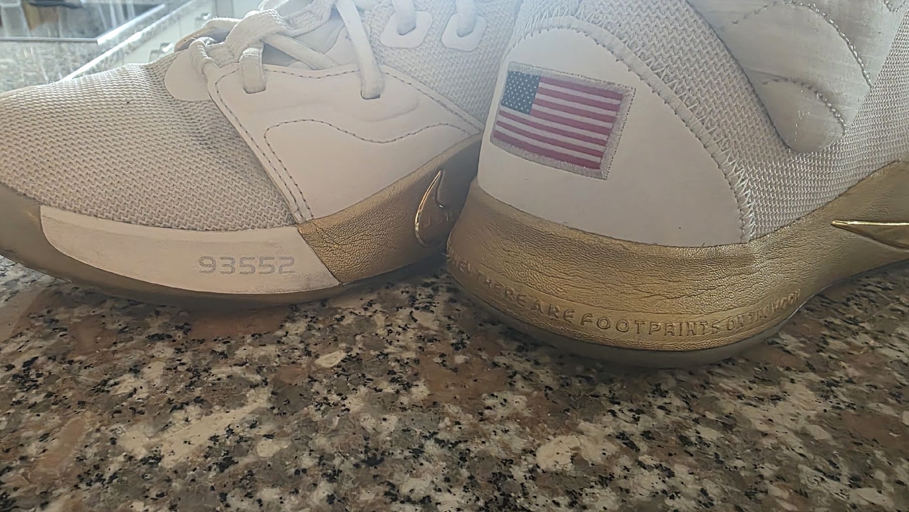 Nike Scarpe da uomo: Nike PG 3 x NASA White Gold – Usato da Aarau venduto da ST33 3