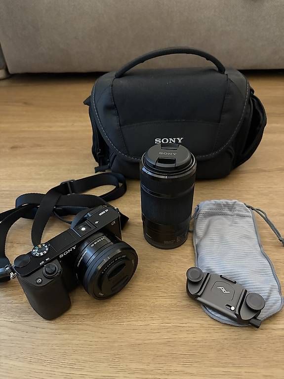 Fotocamera: Sony Alpha 6000 inkl Zubehör – Usato da Liestal venduto da eliceni