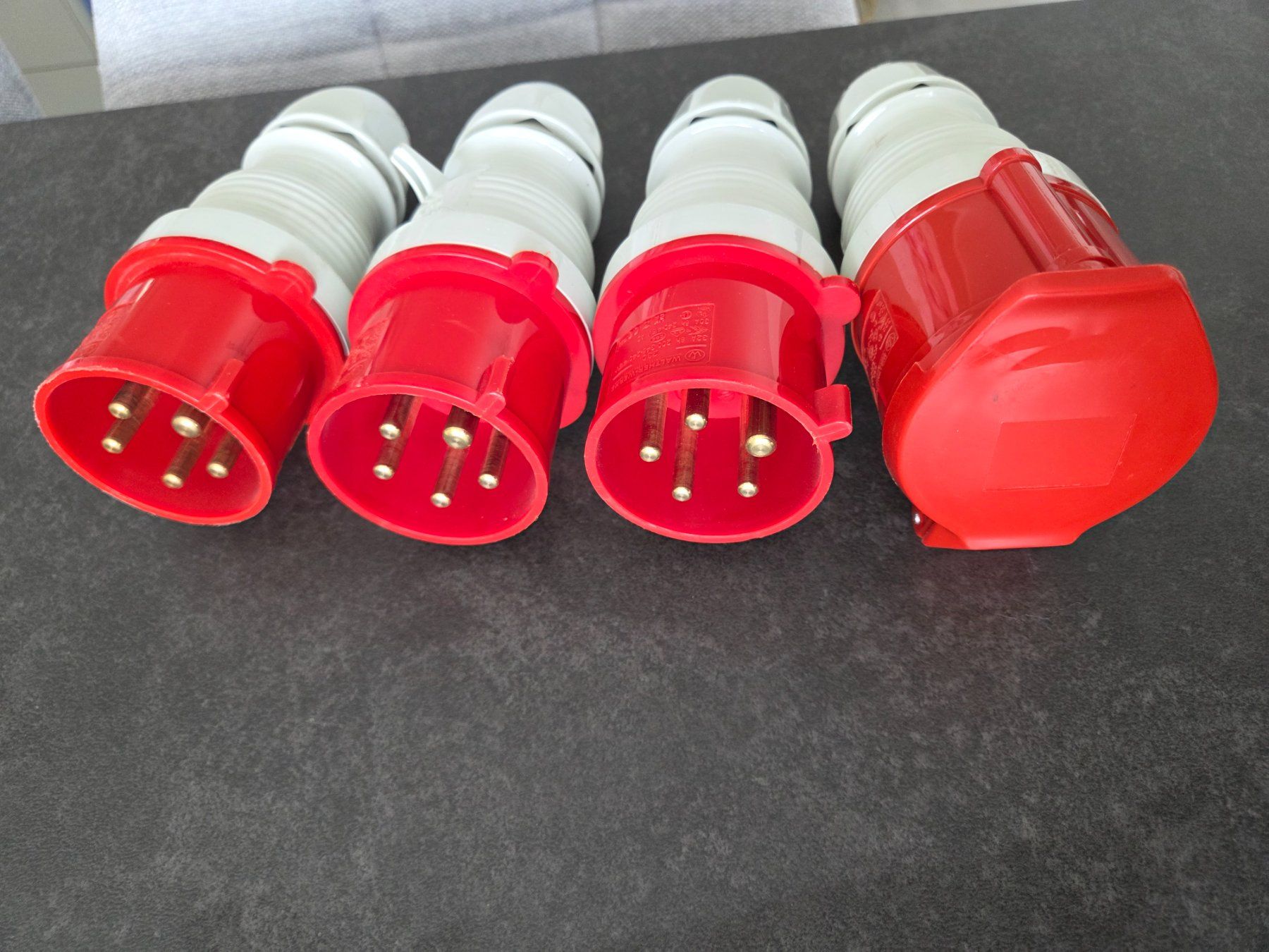 Stecker: Div. Cee 32 Stecker Und Kupplungen – Neu (gemäss Beschreibung) aus Gränichen von Orliboy 1