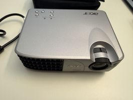 Acer PD321 Projektor mit Zubehör guter Zustand