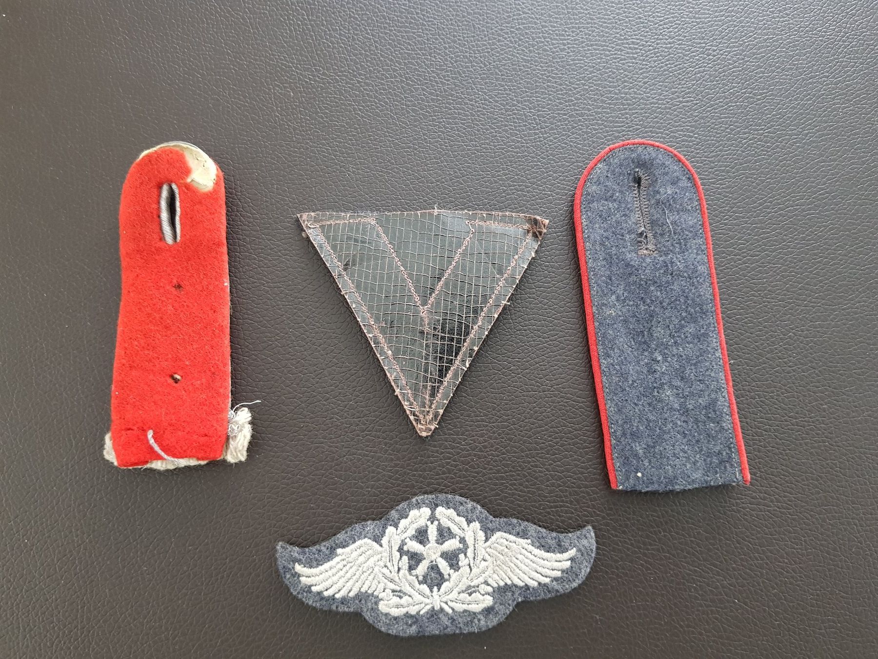 Uniformi: Abzeichen WW2 deutsche Luftwaffe – Usato da Gutenswil venduto da rolfsimmen31 1