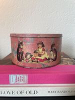 Alte Blechdose mit nostalgischen Motiven Mädchen und Katzen