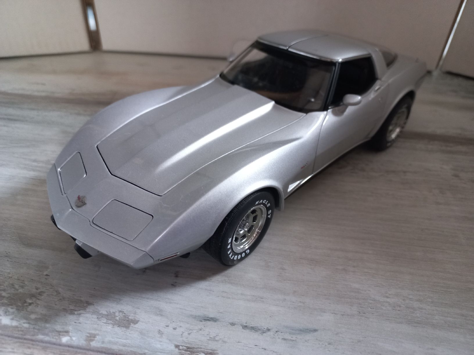Chevrolet Modellini d'auto: Chevrolet Corvette C3 1/18 Autoart – Usato da Attalens venduto da remy_s00 2