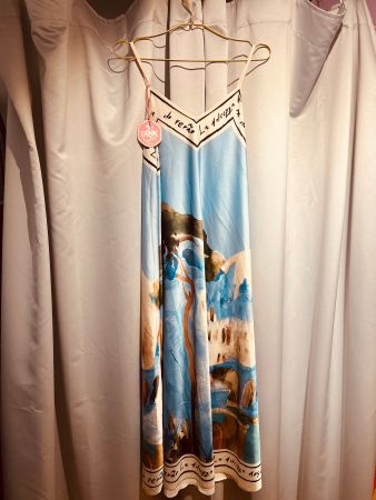 Fliessendes Sommerkleid im Seiden-Look