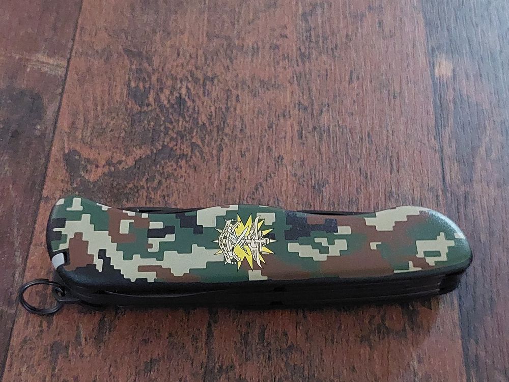 Malaysian discount army knife