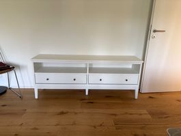 IKEA TV Regal (Weiss) Gratis zum abholen bereit.