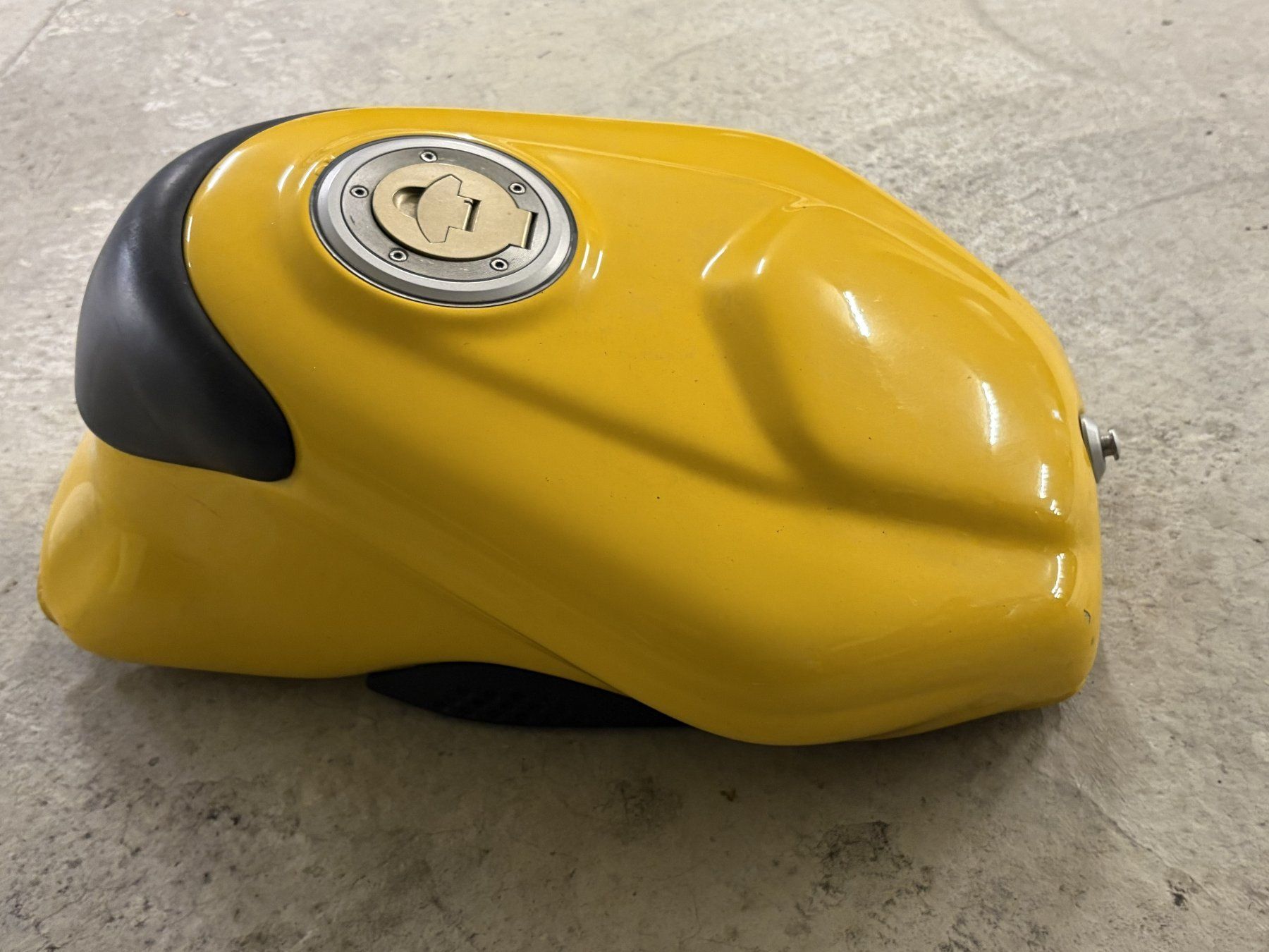 Accessori per altri veicoli: Ducati 900 SS ie - Tank – Usato da Winterthur venduto da jsoll1 2
