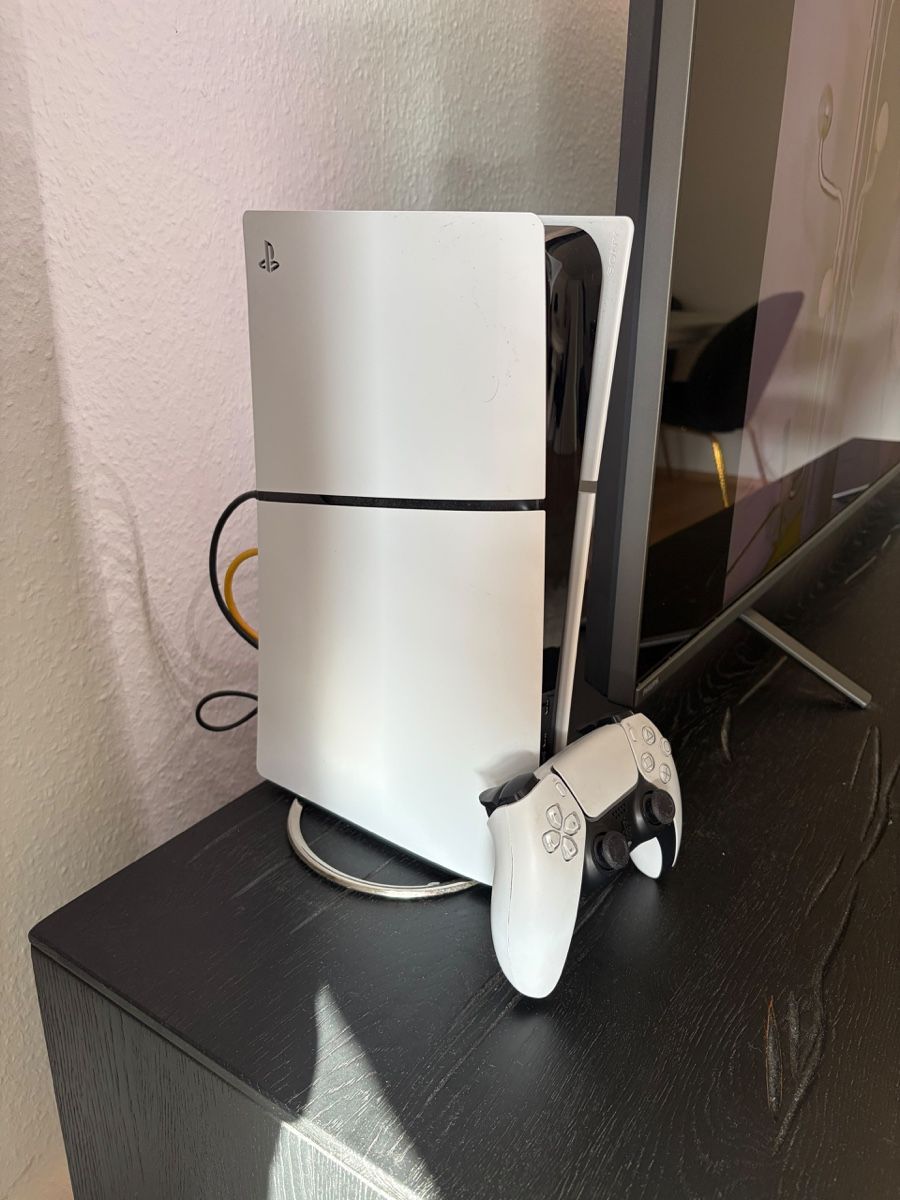 Sony PlayStation 5 Slim Console with Controller Like New (Neu (gemäss ...