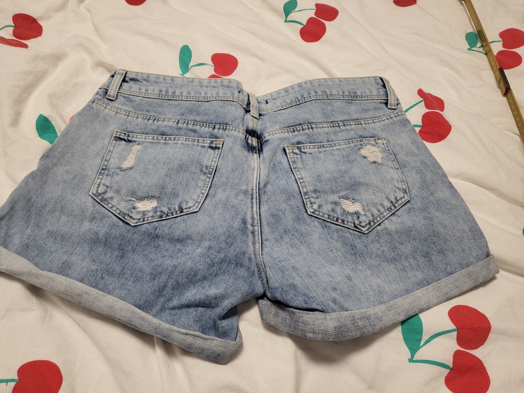 Pantaloni: Jeans shorts gr 36 – Usato da Dietikon venduto da Eleda 1