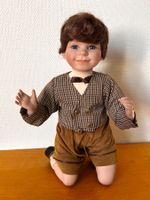 Spezielle Knabenpuppe, kniend, Porzellan, top Zustand!