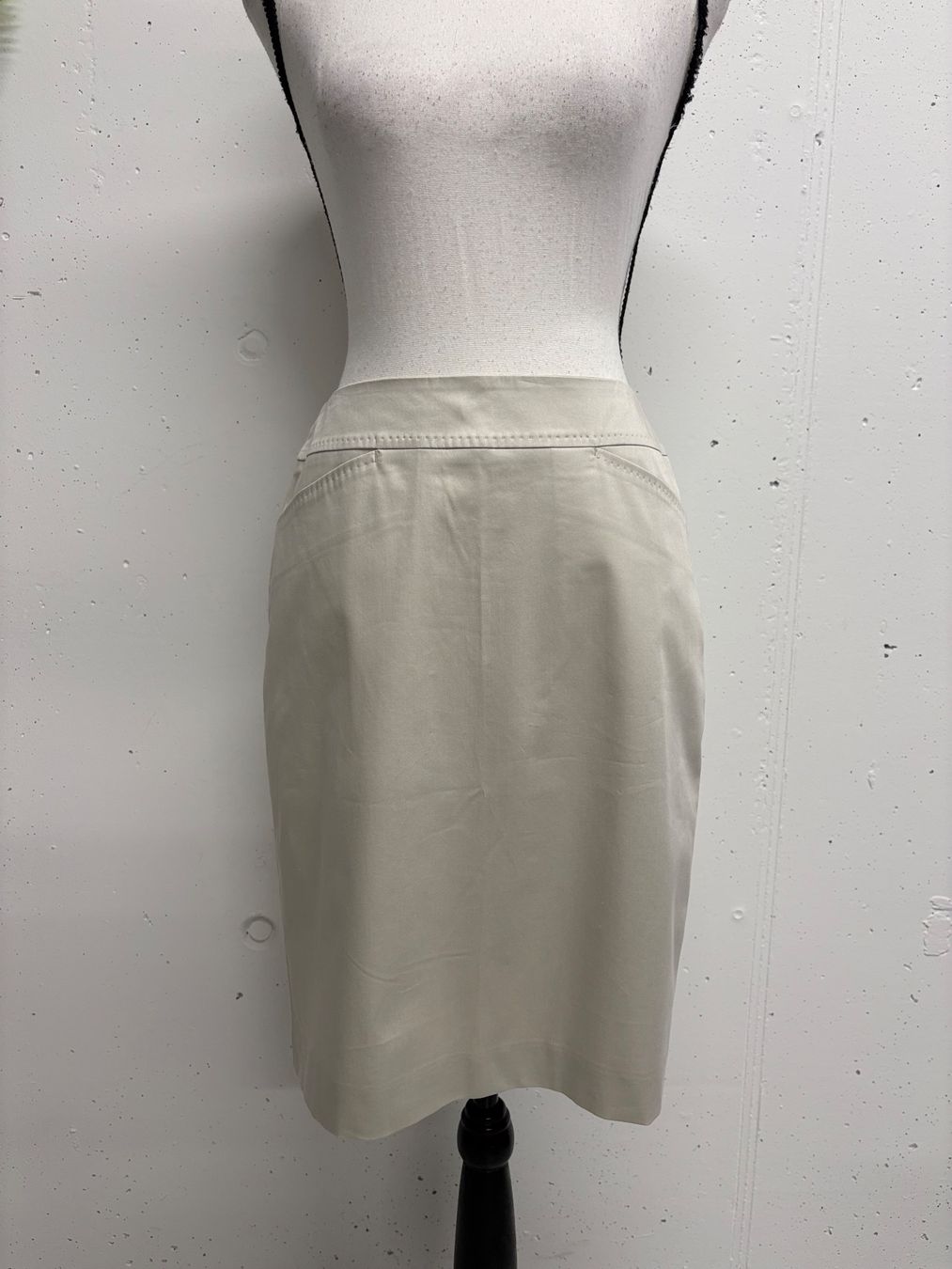 Gonne: St.Emile Bleistiftrock greige 34 grau beige Rock – Nuovo (secondo la descrizione) da Regensdorf venduto da secondchancefashion 2
