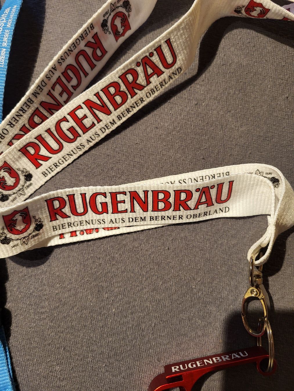 Portachiavi: 2 Schlüsselbänder: Rugenbräu & Luzerner Kantonsspital – Usato da Grindelwald venduto da lego9 3