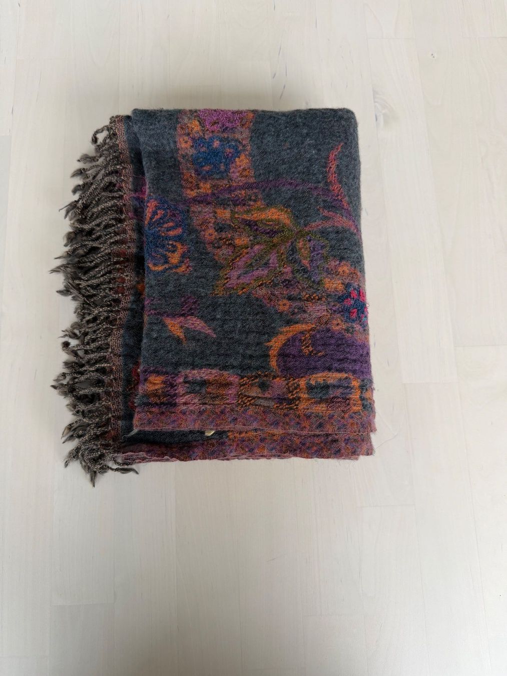 Foulards, Tücher & Schals: Warmer Winter Schal mit Fransen, Blumenmuster – Neu (gemäss Beschreibung) aus Glattpark(Opfikon) von infinite_bags101 2