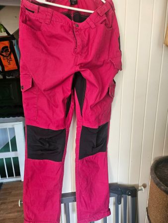 Outdoorhose von True North - schönes Pink