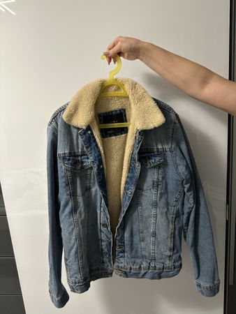 Zara Jeansjacke mit Teddyfutter, Grösse M