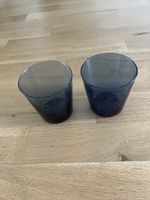 2 blaue Gläser