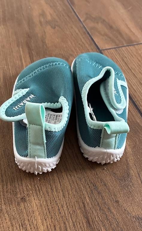 Scarpe per ragazzi: Chaussures aquatiques 24/25 – Usato da Le Mont-Pèlerin venduto da gir_9lpq 2