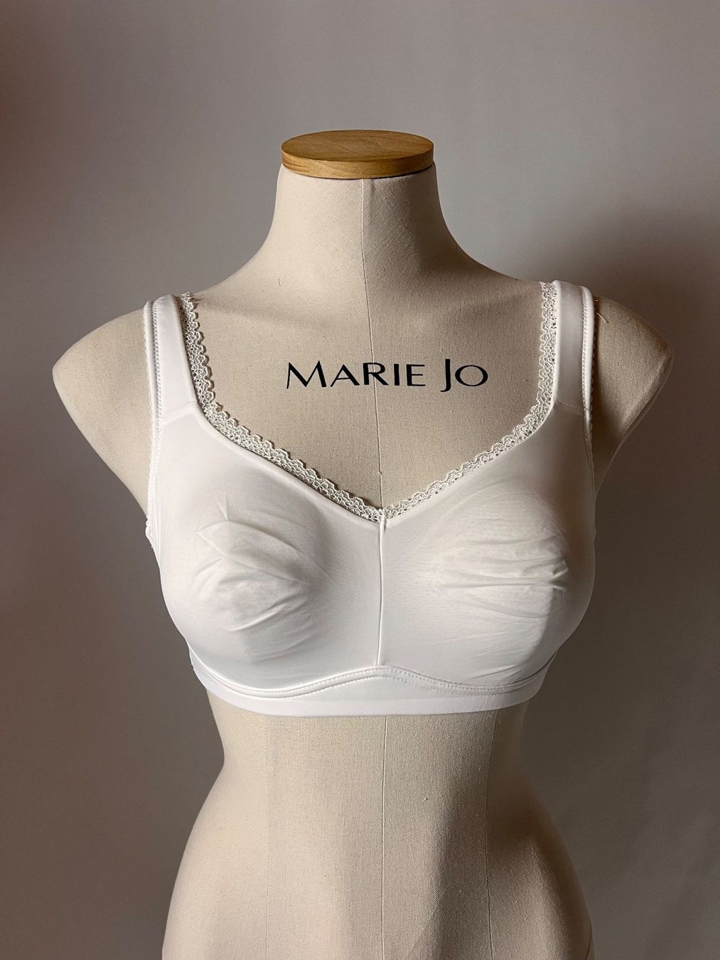 Lascana Altra biancheria intima: LASCANA, Soft-BH, Grösse 85B, Farbe Weiss – Nuovo e nell'imballaggio originale da Rudolfstetten venduto da gst_g7xl