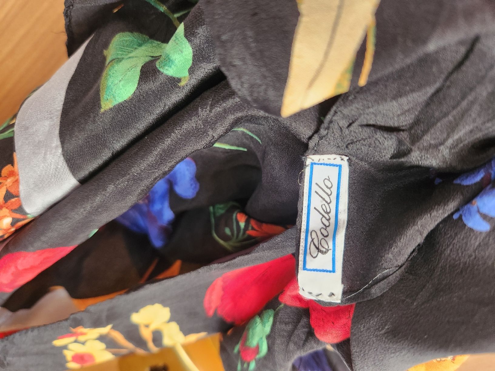 Codello Foulard & Sciarpe: Foulard soie Codello  vintage imprimé fleurs – Usato da Niedergösgen venduto da Eva2410 2