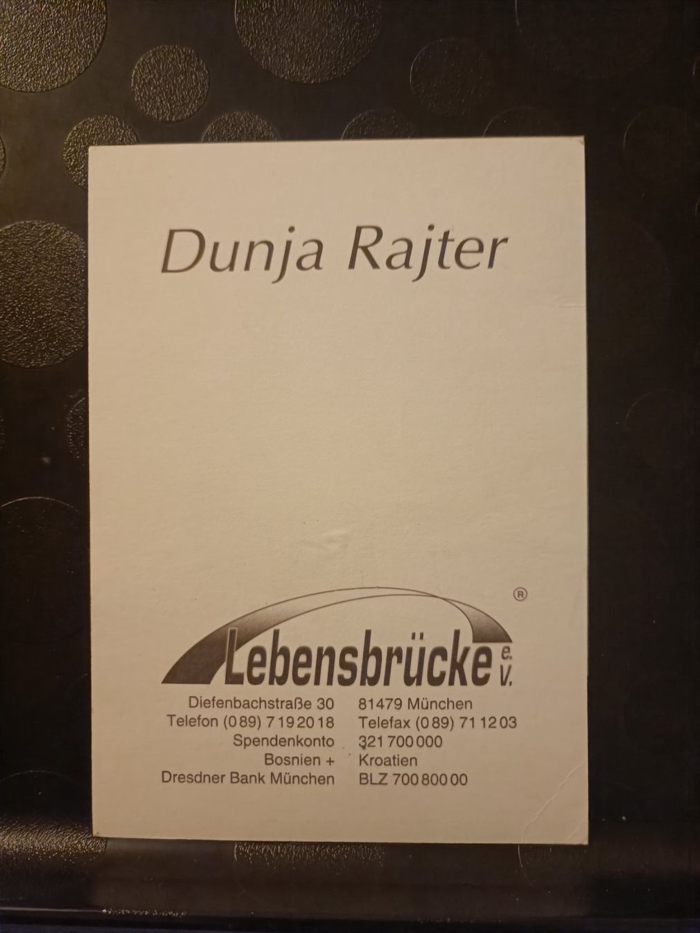 Autografi: Dunja Rajter - handsignierte Autogrammkarte – Usato da Menziken venduto da Artographs 1