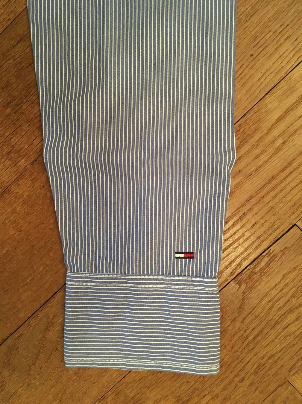 Camicie: chemise HILFIGER – Usato da LAUSANNE venduto da PUMPERNICKEL3 5