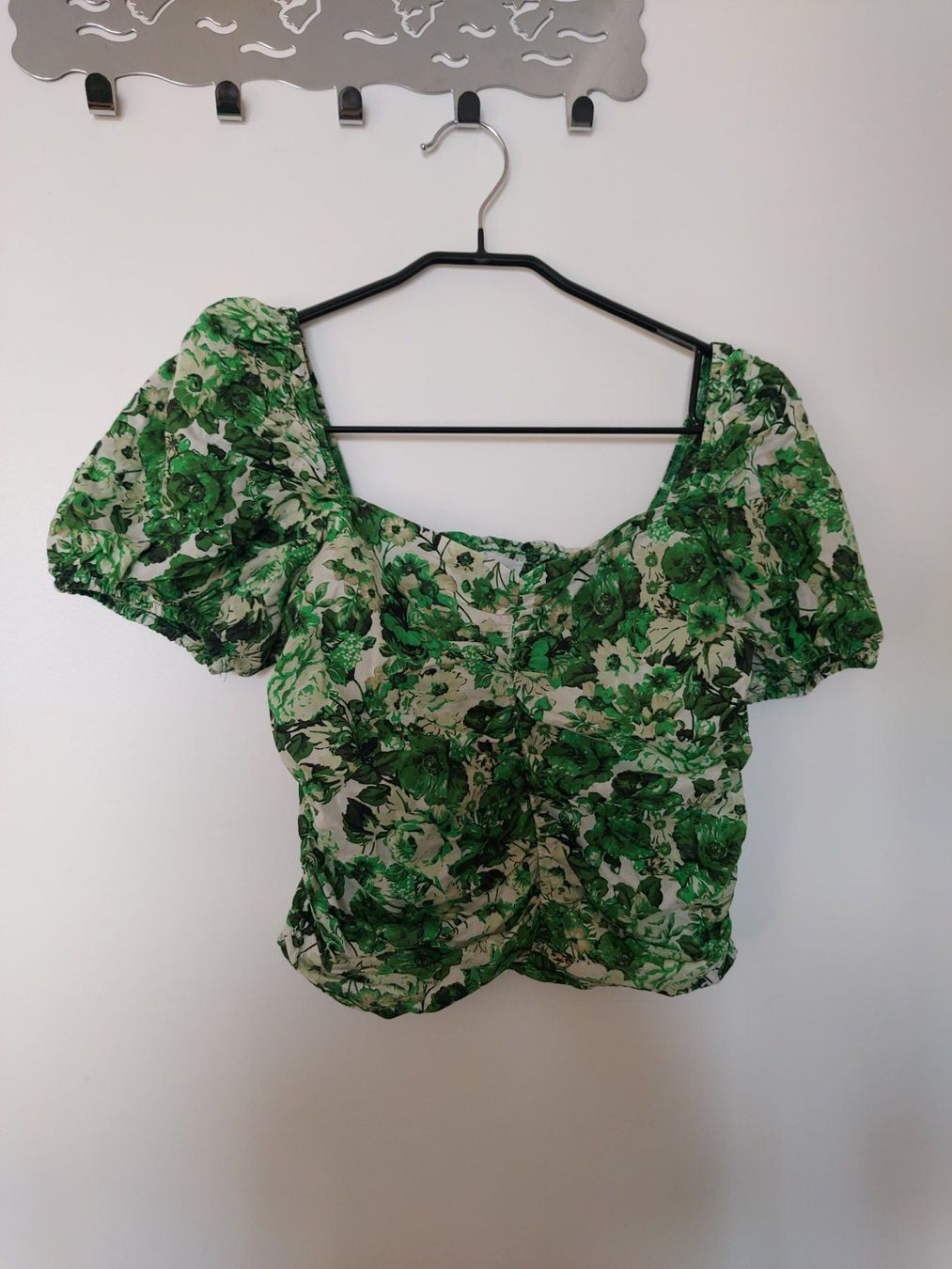 Mango Tops: Croptop mit Rüschchenärmel – Gebraucht aus Muri b. Bern von mar_2hpg