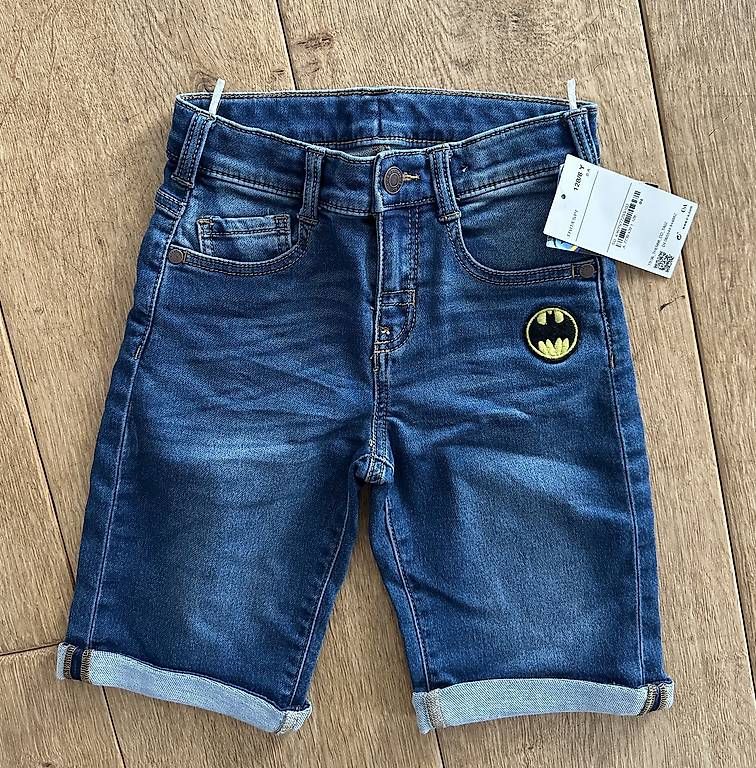C&A Lotti & Set di vestiti: Jungs Batman Short Grösse 128 – Nuovo e nell'imballaggio originale da Boppelsen venduto da Hello_Sun