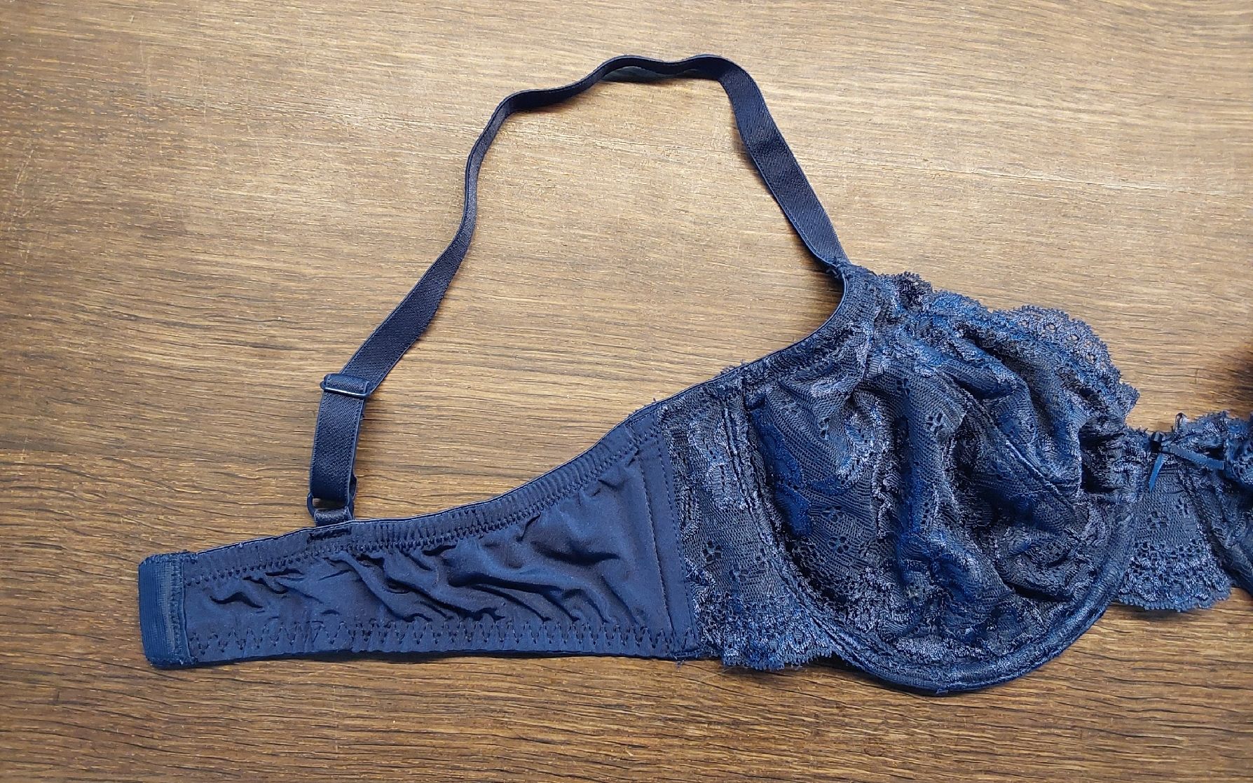 Autres dessous: BH dunkelblau  Dorina 90B eher 85B – D'occasion à Köniz par scopello12 2