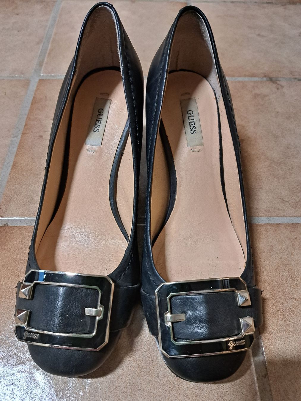 Guess Scarpe da donna: Guess Pumps 37 – Usato da Flums venduto da NaWi79