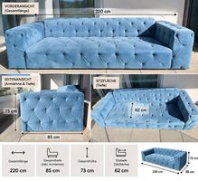 Samtsofa mit Knopfheftung