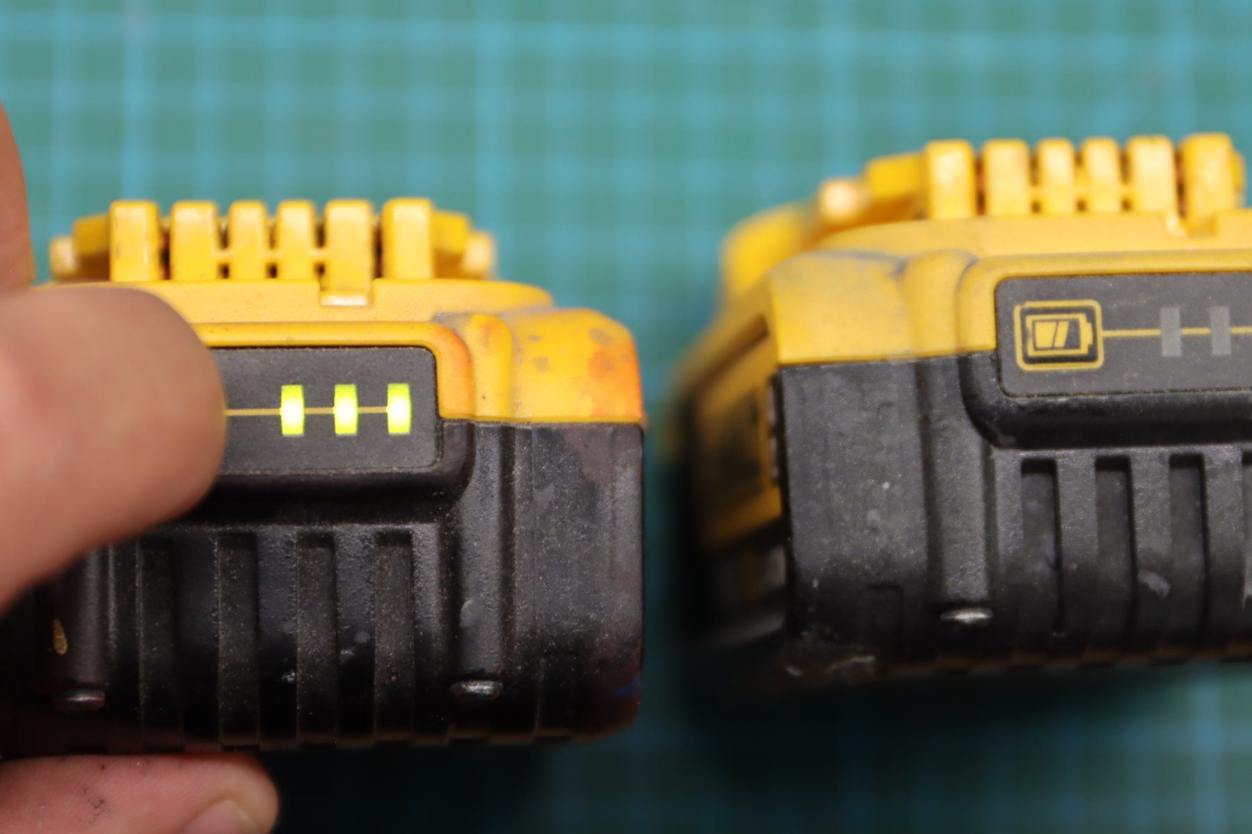 Dewalt Tutti gli attrezzi: DeWalt DCD785 Akkuschrauber Set – Usato da Emmetten venduto da Super008 1
