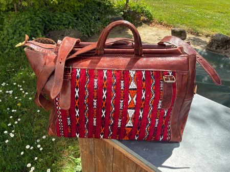 Reisetasche aus Leder mit Teppicheinsatz aus Marokko