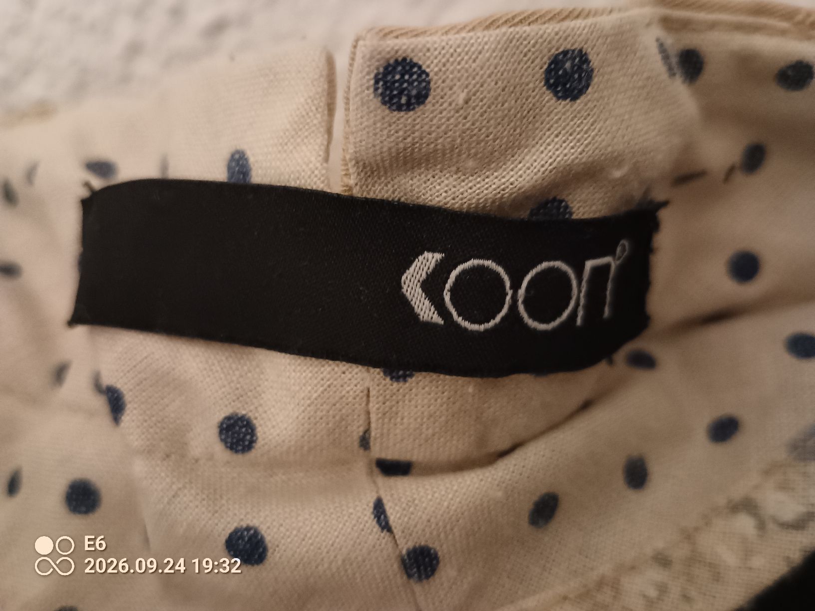 Pantaloni: Stretch Hose Marke: <OOΠ – Usato da Zürich venduto da Mitzi6 2