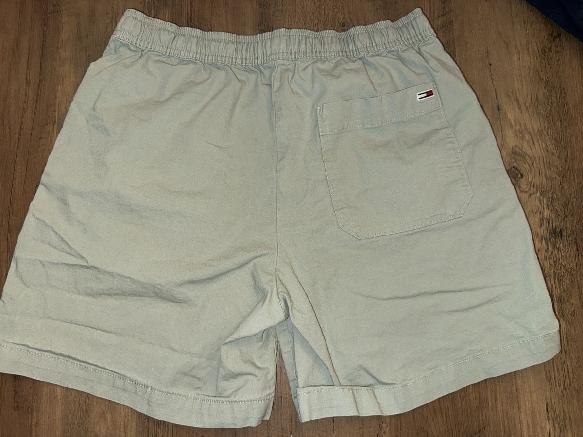 Hosen: Tommy Jeans Cargo Shorts  – Gebraucht aus Uster von aim_t6jm 1