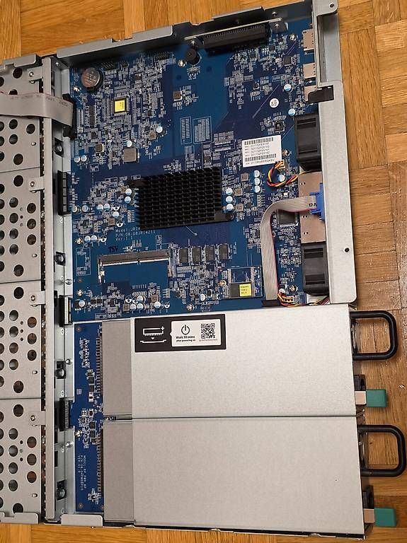 Synology Server: Synology RS820RP+ – Gebraucht aus Münchenstein von PeterPan.ch 3