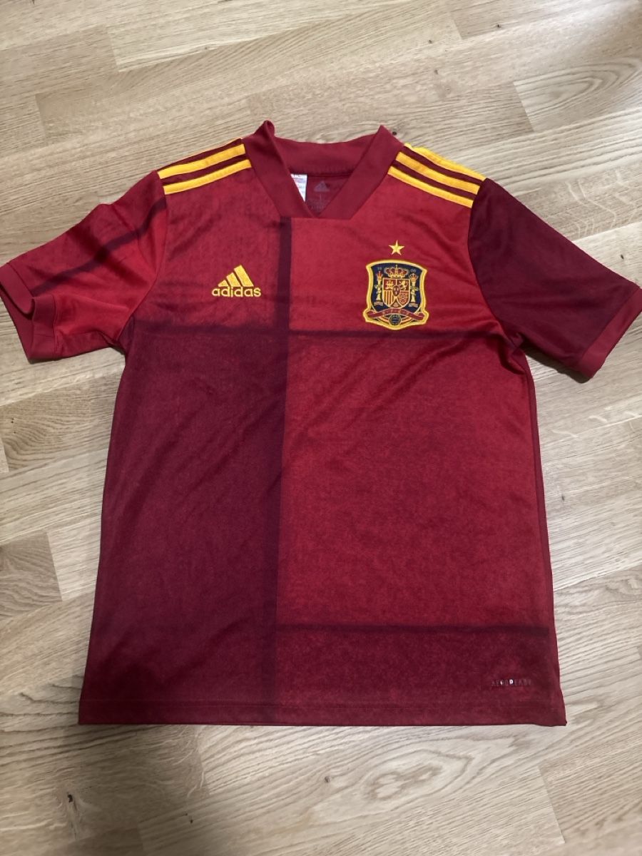 Scarpe, pantaloni & magliette da ginnastica: Maillot Espagne Adidas 2020  – Usato da Neuchâtel venduto da Market_Dematos