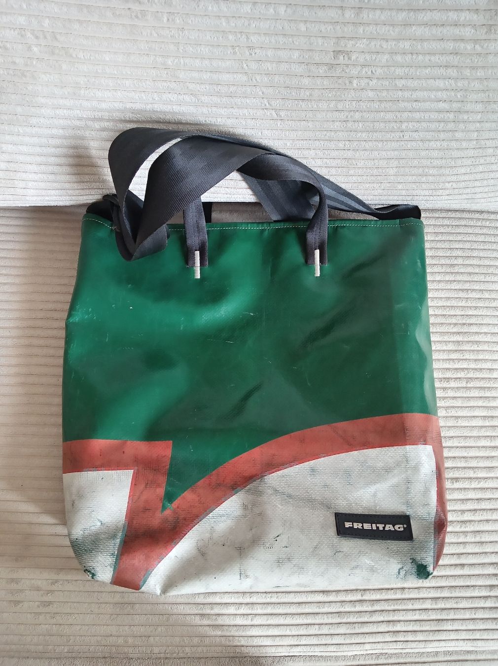 Sacs: Sac Freitag – D'occasion à Neuchâtel par laura.deladoey