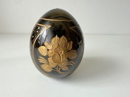 Glas-Ei im Fabergè-Stil