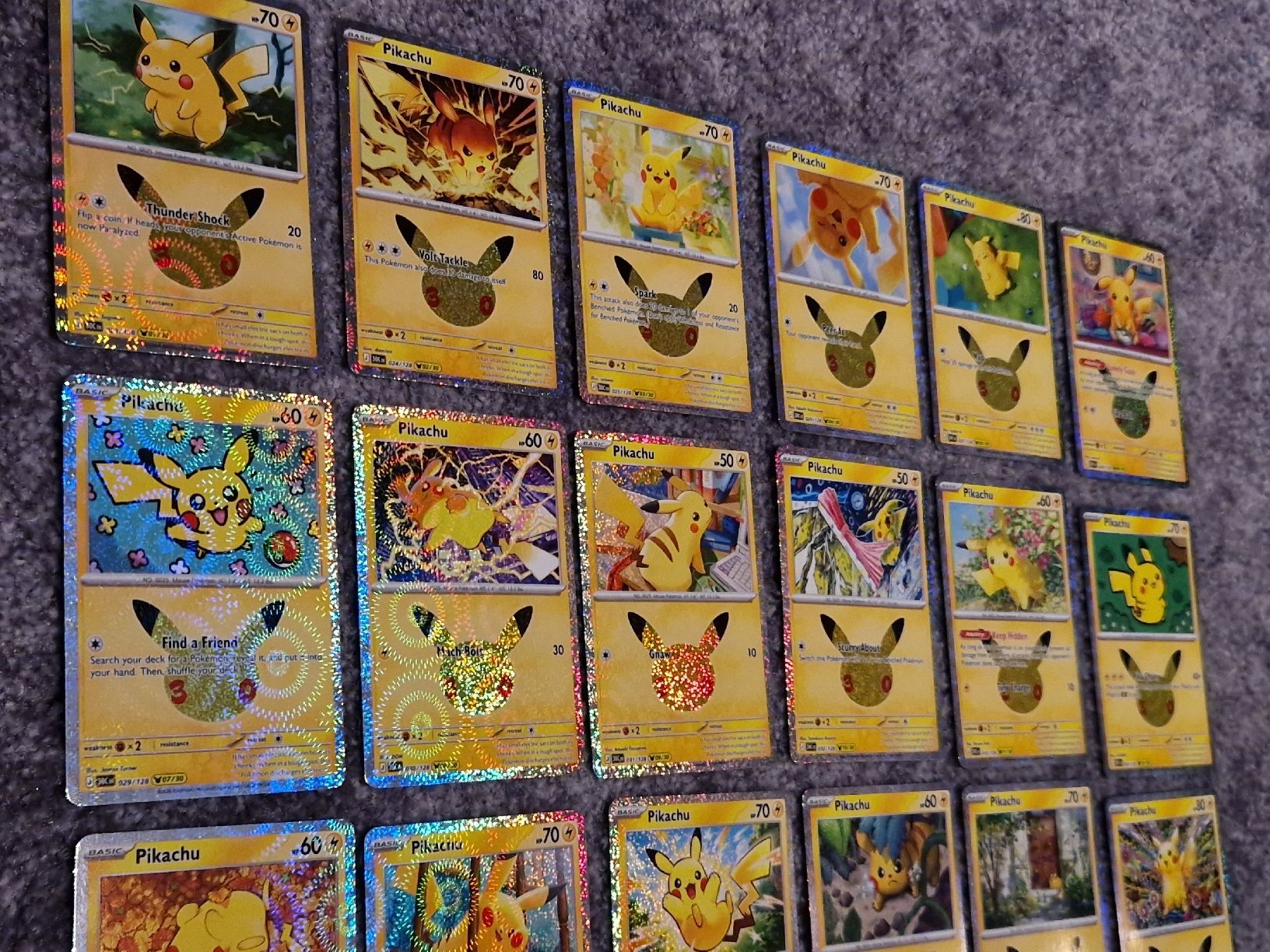 Pokémon Carte collezionabili: All 30 Pikachu 30th eng – Nuovo (secondo la descrizione) da Giubiasco venduto da MrGru1992 2