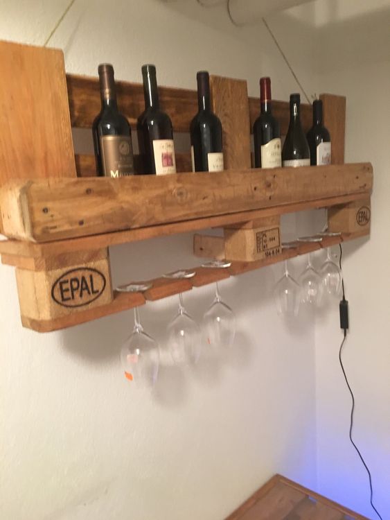 Paletten Wandregal Bar Mit Tisch (Gebraucht) in Glattfelden für CHF 25 ...