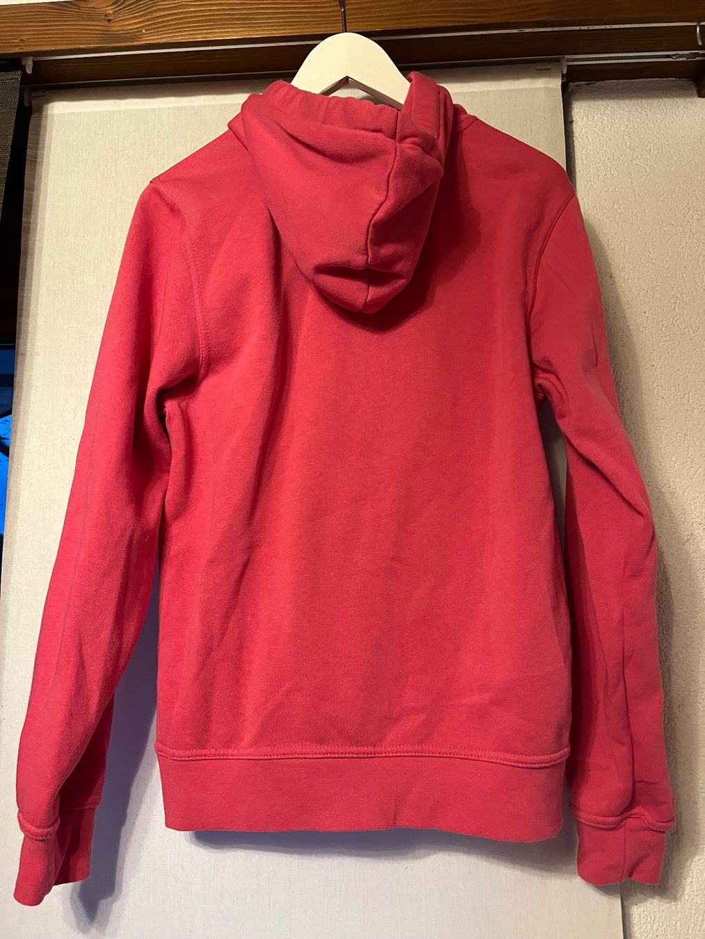 Pullover & Sweatshirts: Sweatshirt GSTAAD Kaputzenpullover – Gebraucht aus Courgevaux von wurg1 1
