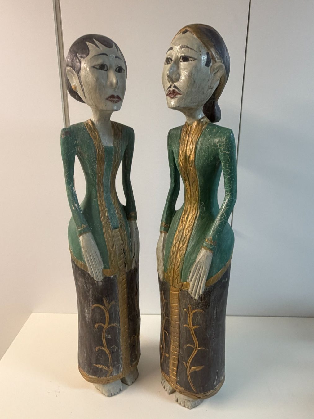 Sculture & Statue: Zwei Holzfiguren Indonesisch – Usato da Meilen venduto da Switcher2 1