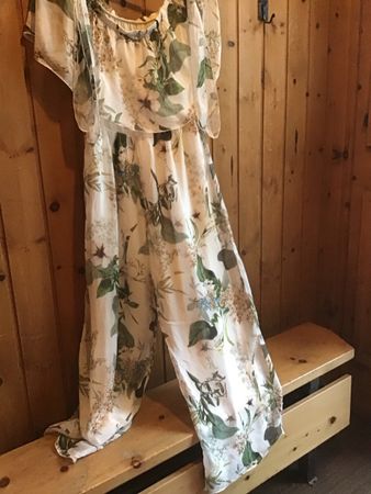 Damen Jumpsuit Blumenmuster Grösse M leichter Stoff Seide 