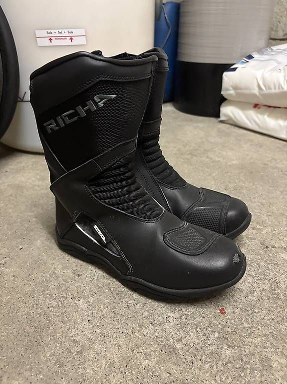 Scarpe da uomo: Richa Motorradschuhe Gr.41 – Usato da Flawil venduto da lar_582m